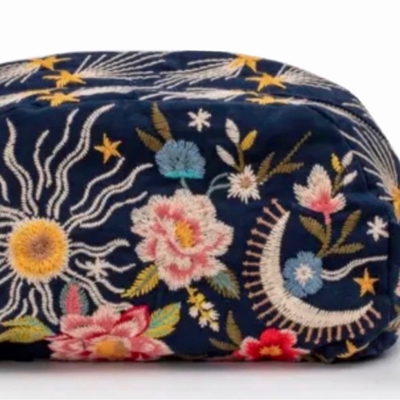 🆕 Authentic Johnny Was Lissa Makeup Bag Sapphire Blue NWT - Picture 4 of 11